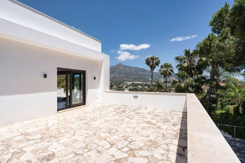 Detached Villa in Marbella, Costa del Sol – 4 beds – 2990000 € - photo 33 of 45