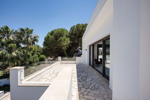 Detached Villa in Marbella, Costa del Sol – 4 beds – 2990000 € - photo 38 of 45