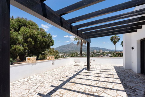 Detached Villa in Marbella, Costa del Sol – 4 beds – 2990000 € - photo 39 of 45