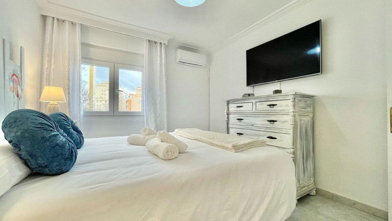 Middle Floor Apartment in Torremolinos, Costa del Sol – 3 beds – 383900 €