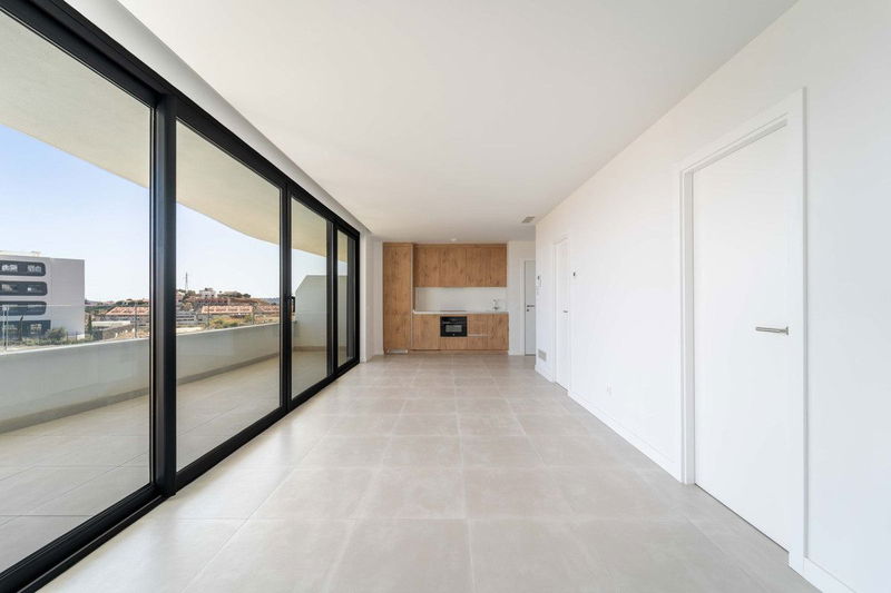 Middle Floor Apartment in Fuengirola, Costa del Sol – 2 beds – 449000 €