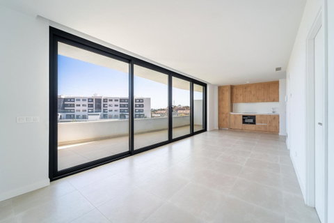 Middle Floor Apartment in Fuengirola, Costa del Sol – 2 beds – 449000 € - photo 2 of 22