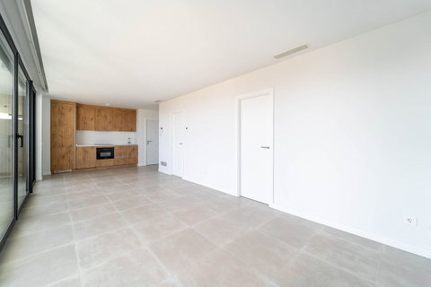 Middle Floor Apartment in Fuengirola, Costa del Sol – 2 beds – 449000 € - photo 3 of 22
