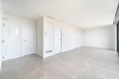 Middle Floor Apartment in Fuengirola, Costa del Sol – 2 beds – 449000 € - photo 21 of 22