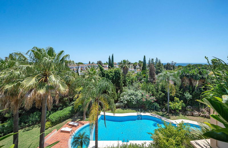 Middle Floor Apartment in Marbella, Costa del Sol – 4 beds – 2100000 €