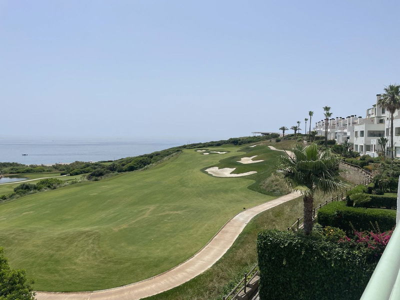 Middle Floor Apartment in La Alcaidesa, Costa del Sol – 2 beds – 490000 €