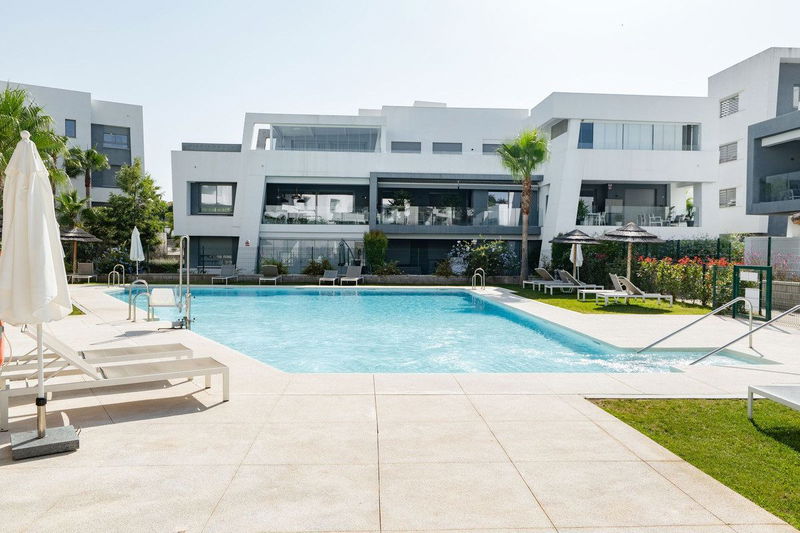 Middle Floor Apartment in Estepona, Costa del Sol – 2 beds – 495000 €