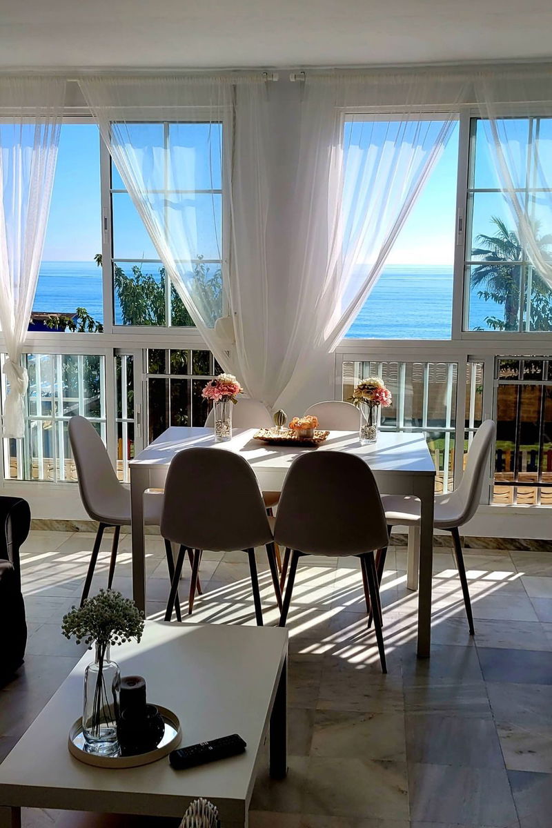 Middle Floor Apartment in Manilva, Costa del Sol – 2 beds – 295000 €