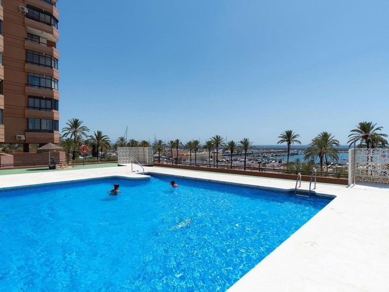 Middle Floor Apartment in Fuengirola, Costa del Sol – 1 beds – 236000 €