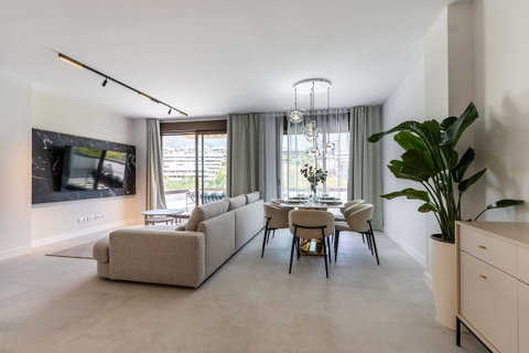 Middle Floor Apartment in Estepona, Costa del Sol – 3 beds – 690000 € - photo 3 of 25