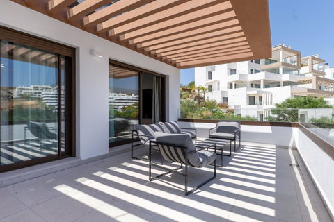 Middle Floor Apartment in Estepona, Costa del Sol – 3 beds – 690000 € - photo 10 of 25