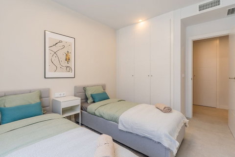 Middle Floor Apartment in Estepona, Costa del Sol – 3 beds – 690000 € - photo 14 of 25