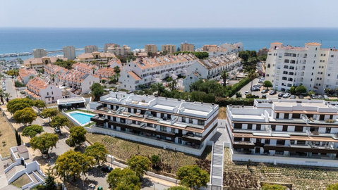Middle Floor Apartment in Estepona, Costa del Sol – 3 beds – 690000 € - photo 21 of 25