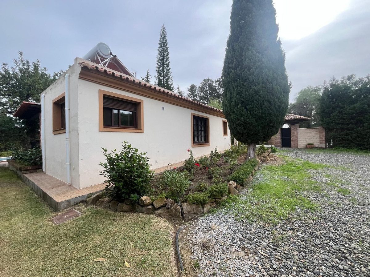 Finca – Cortijo in Estepona, Costa del Sol – 2 beds – 550000 € - photo 12 of 18