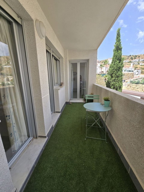 Middle Floor Apartment in Mijas, Costa del Sol – 2 beds – 340000 € - photo 9 of 37