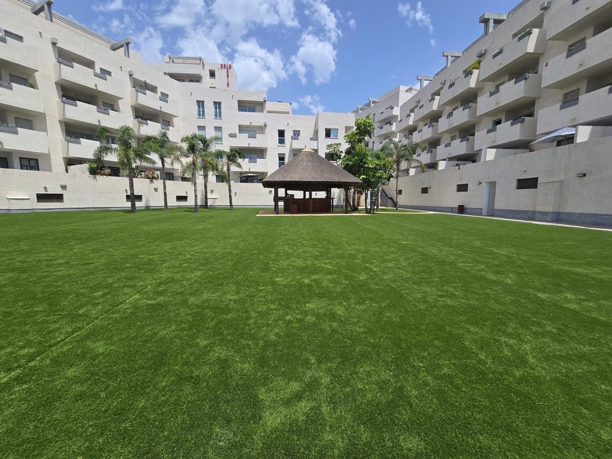 Middle Floor Apartment in Mijas, Costa del Sol – 2 beds – 340000 € - photo 10 of 37