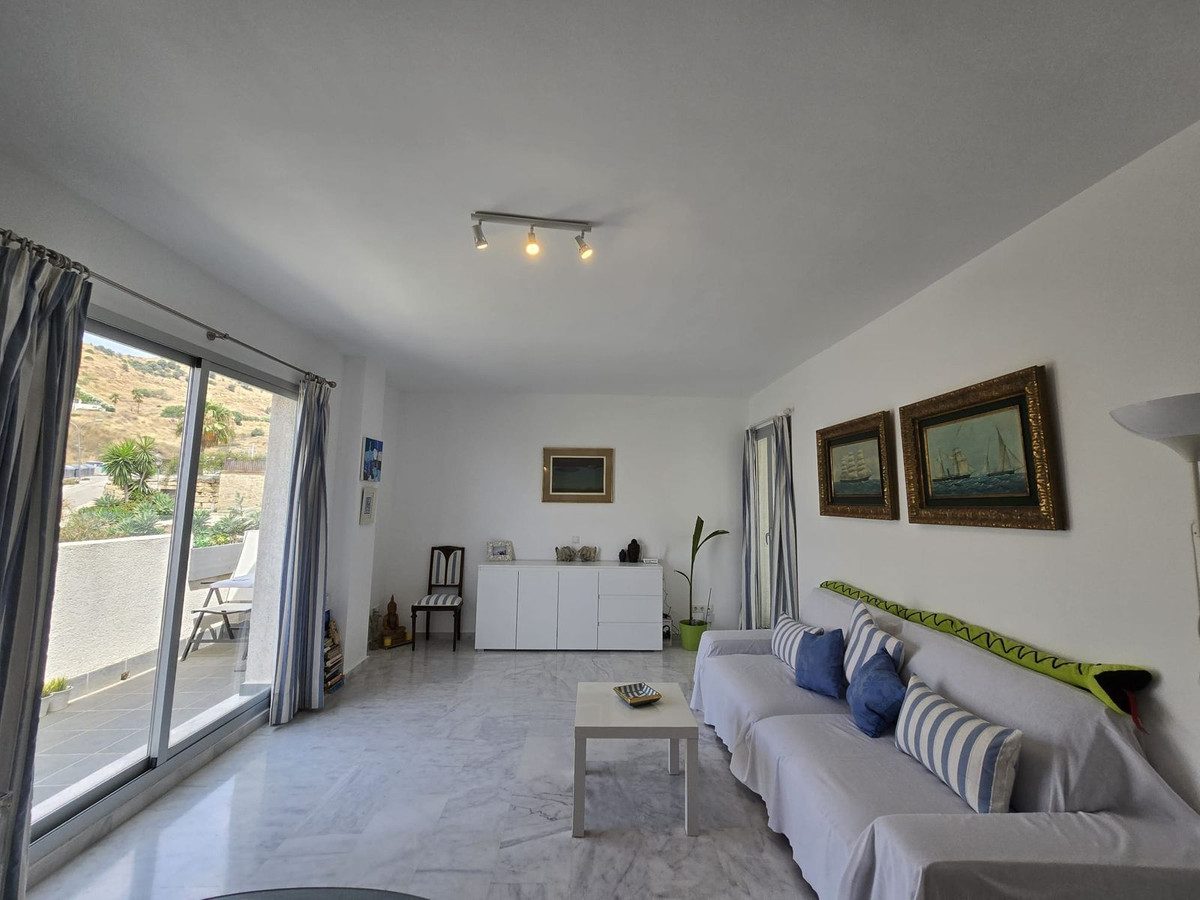 Middle Floor Apartment in Mijas, Costa del Sol – 2 beds – 340000 € - photo 17 of 37