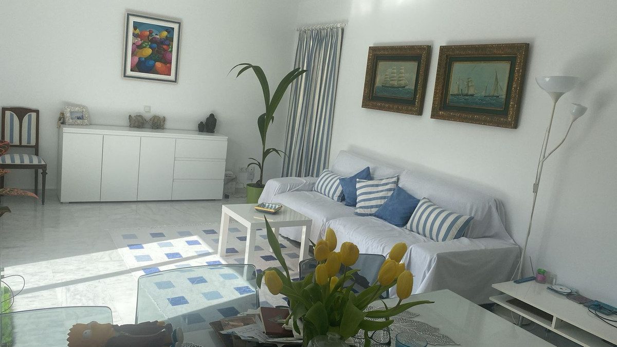 Middle Floor Apartment in Mijas, Costa del Sol – 2 beds – 340000 € - photo 18 of 37