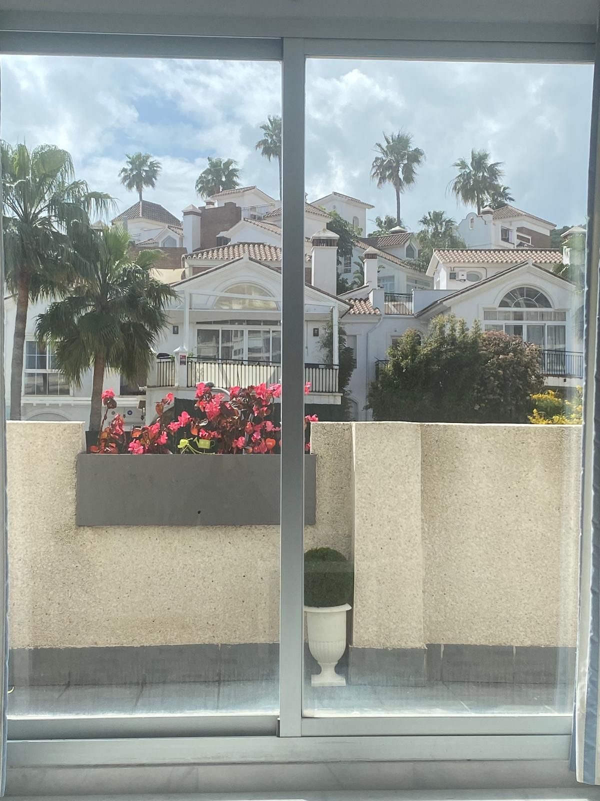 Middle Floor Apartment in Mijas, Costa del Sol – 2 beds – 340000 € - photo 19 of 37