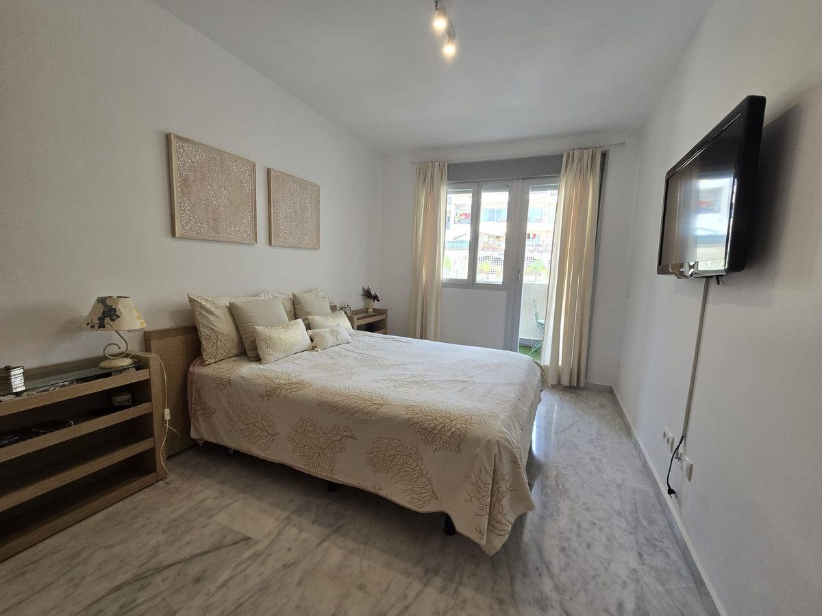 Middle Floor Apartment in Mijas, Costa del Sol – 2 beds – 340000 € - photo 27 of 37