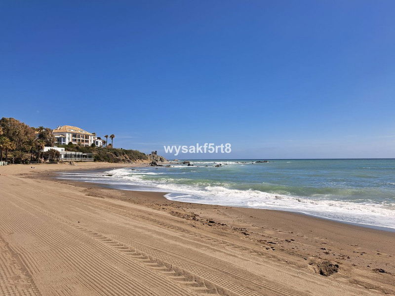 Middle Floor Apartment in Casares, Costa del Sol – 2 beds – 265000 €