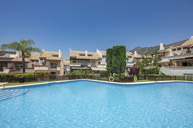 Townhouse in Marbella, Costa del Sol – 4 beds – 870000 €