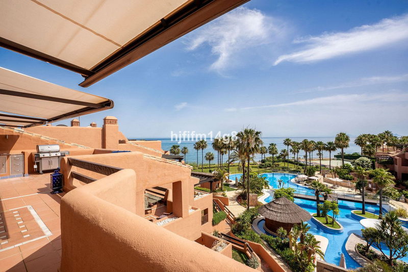 Penthouse in Estepona, Costa del Sol – 3 beds – 1595000 €