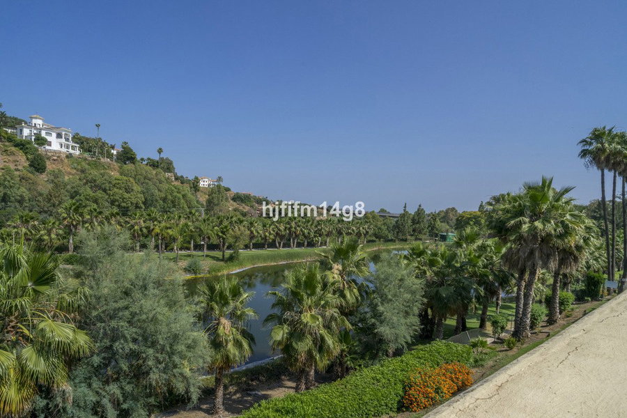 Middle Floor Apartment in Torremolinos, Costa del Sol – 2 beds – 399000 € - photo 1 of 21