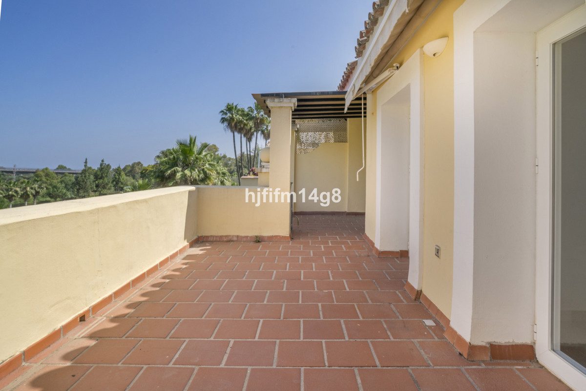Middle Floor Apartment in Torremolinos, Costa del Sol – 2 beds – 399000 € - photo 3 of 21