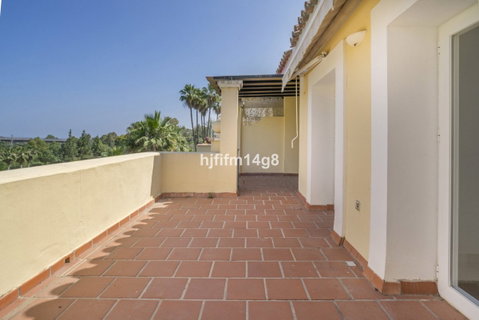 Middle Floor Apartment in Torremolinos, Costa del Sol – 2 beds – 399000 € - photo 3 of 21