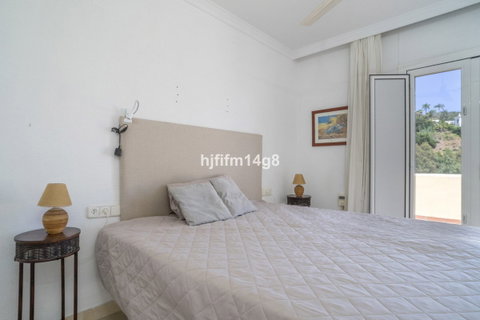 Middle Floor Apartment in Torremolinos, Costa del Sol – 2 beds – 399000 € - photo 10 of 21