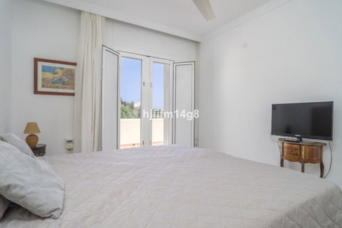 Middle Floor Apartment in Torremolinos, Costa del Sol – 2 beds – 399000 € - photo 11 of 21