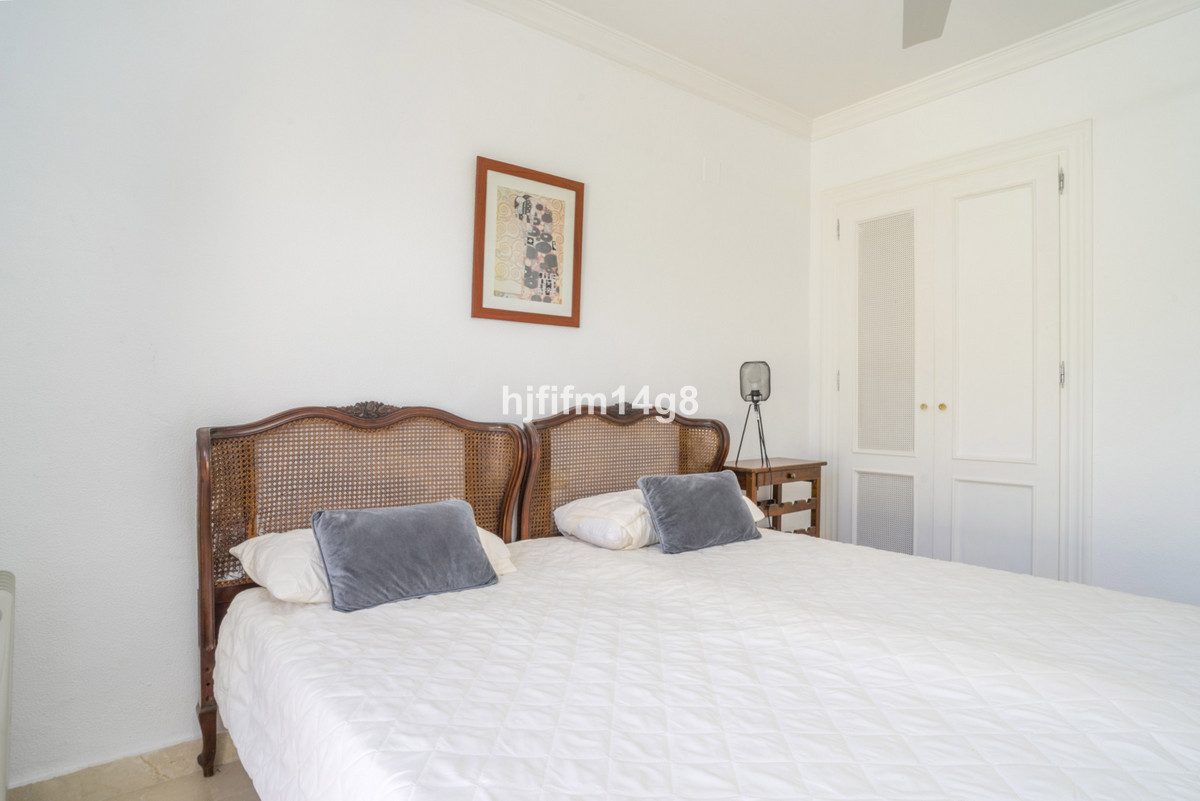 Middle Floor Apartment in Torremolinos, Costa del Sol – 2 beds – 399000 € - photo 15 of 21