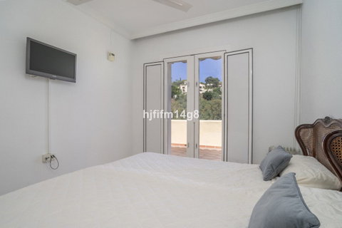 Middle Floor Apartment in Torremolinos, Costa del Sol – 2 beds – 399000 € - photo 16 of 21