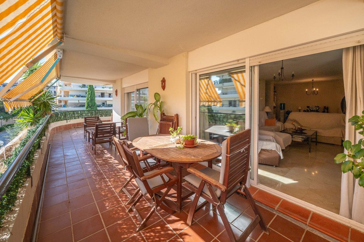 Middle Floor Apartment in Torremolinos, Costa del Sol – 3 beds – 500000 € - photo 2 of 27