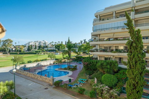 Middle Floor Apartment in Torremolinos, Costa del Sol – 3 beds – 500000 € - photo 7 of 27
