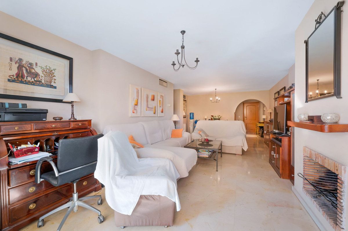 Middle Floor Apartment in Torremolinos, Costa del Sol – 3 beds – 500000 € - photo 9 of 27