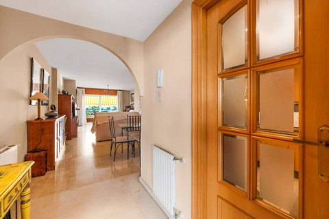 Middle Floor Apartment in Torremolinos, Costa del Sol – 3 beds – 500000 € - photo 12 of 27