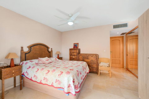 Middle Floor Apartment in Torremolinos, Costa del Sol – 3 beds – 500000 € - photo 15 of 27