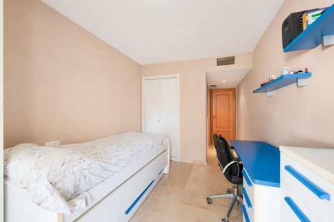 Middle Floor Apartment in Torremolinos, Costa del Sol – 3 beds – 500000 € - photo 20 of 27