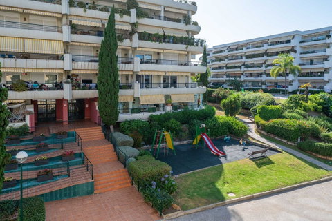 Middle Floor Apartment in Torremolinos, Costa del Sol – 3 beds – 500000 € - photo 22 of 27