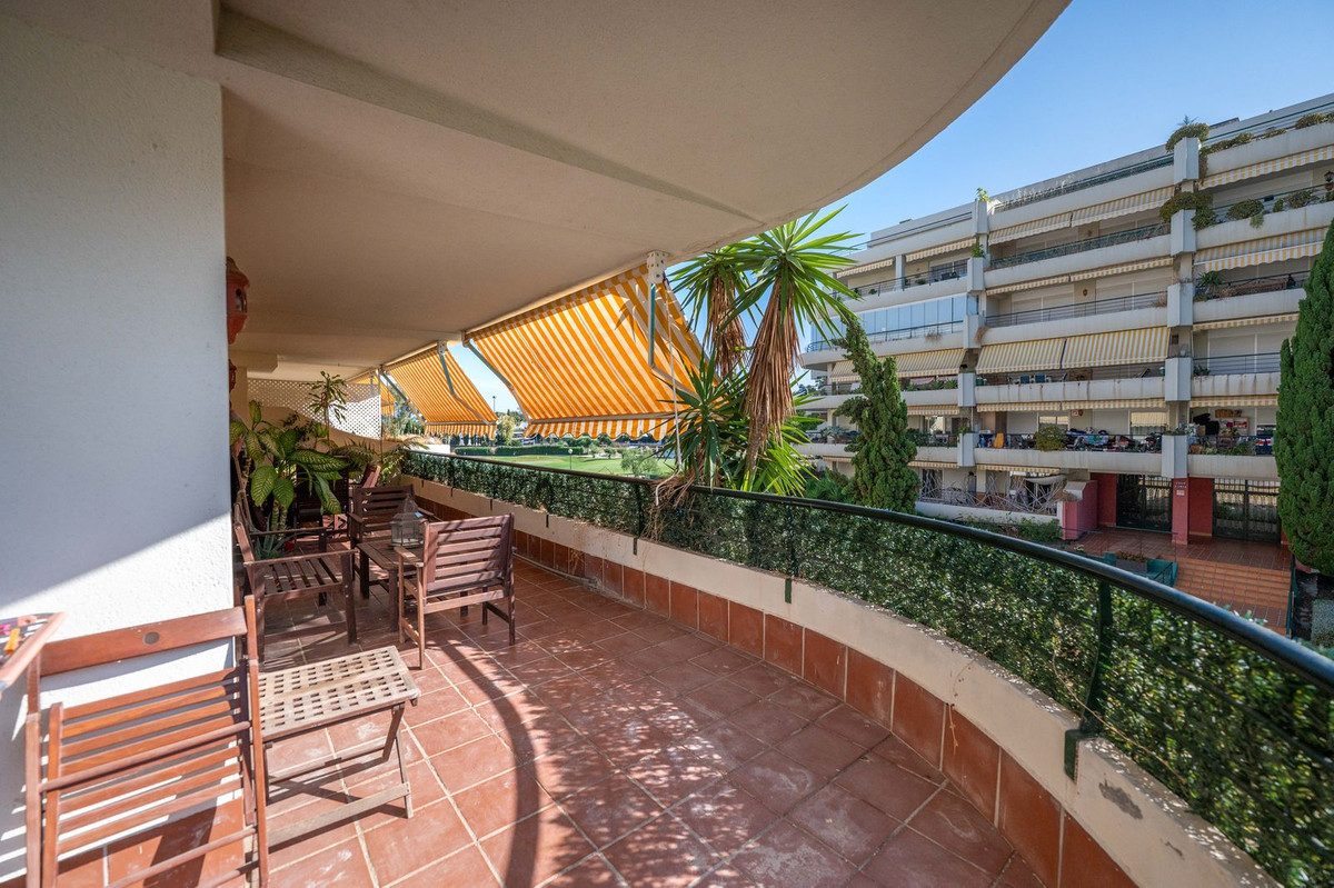 Middle Floor Apartment in Torremolinos, Costa del Sol – 3 beds – 500000 € - photo 23 of 27
