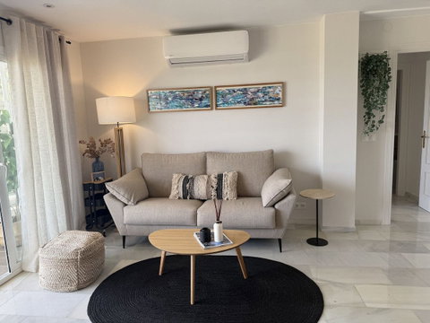 Middle Floor Apartment in Marbella, Costa del Sol – 2 beds – 420000 € - photo 2 of 23