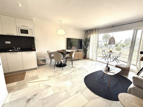 Middle Floor Apartment in Marbella, Costa del Sol – 2 beds – 420000 € - photo 6 of 23