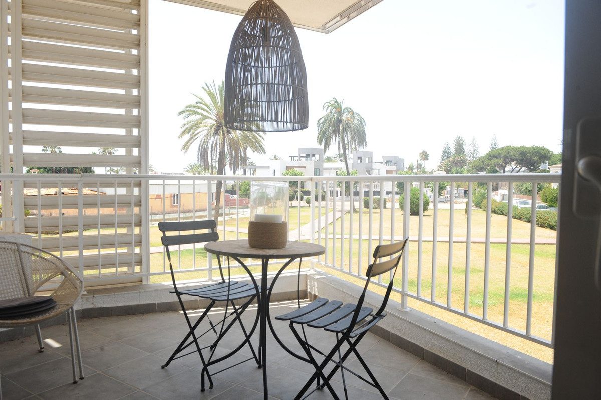 Middle Floor Apartment in Marbella, Costa del Sol – 2 beds – 420000 € - photo 9 of 23