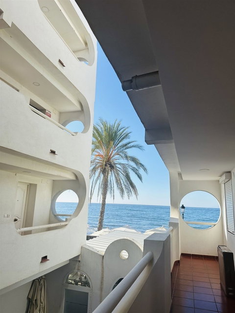 Middle Floor Apartment in Marbella, Costa del Sol – 2 beds – 420000 € - photo 11 of 23
