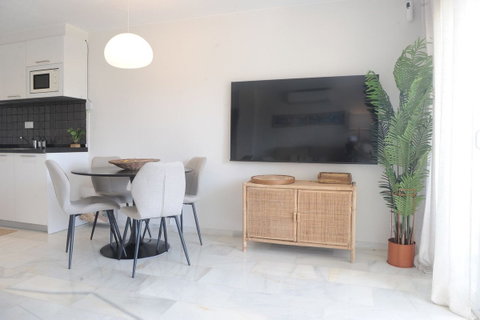 Middle Floor Apartment in Marbella, Costa del Sol – 2 beds – 420000 € - photo 16 of 23