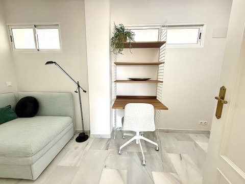 Middle Floor Apartment in Marbella, Costa del Sol – 2 beds – 420000 € - photo 20 of 23