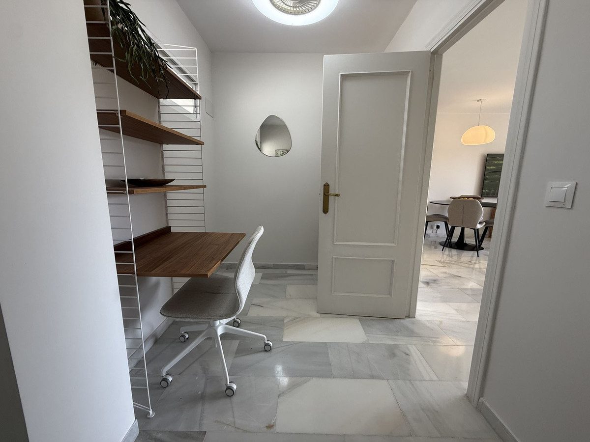 Middle Floor Apartment in Marbella, Costa del Sol – 2 beds – 420000 € - photo 22 of 23
