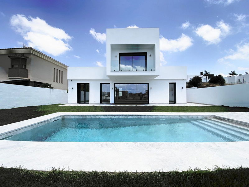 Detached Villa in Mijas, Costa del Sol – 2 beds – 1400000 €